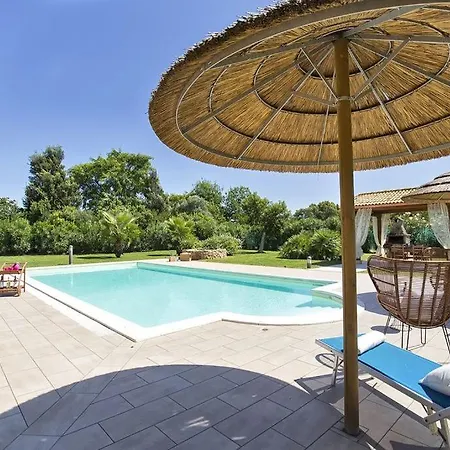 Serena With Independent Pool, 2 Living And 2 Kitchens, Totally Surrounded By Nature فندق